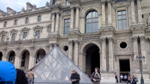 photo Petite Pyramide du Louvre
